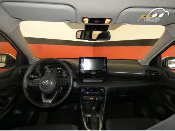 Toyota Yaris 1.5 e-CVT 120CV Active Tech Hybrid Automático 2