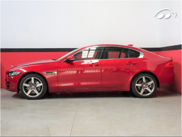 Jaguar XE 2.0 T 200CV Pure auto 4