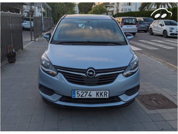 Opel Zafira  4