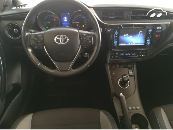 Toyota Auris TOURING 5
