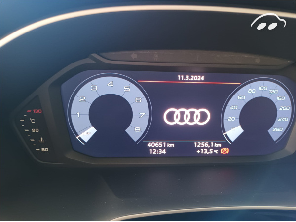 Audi Q3 1.0i 6