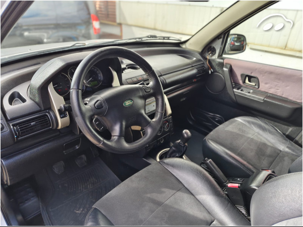 Land Rover Freelander 2.0 8