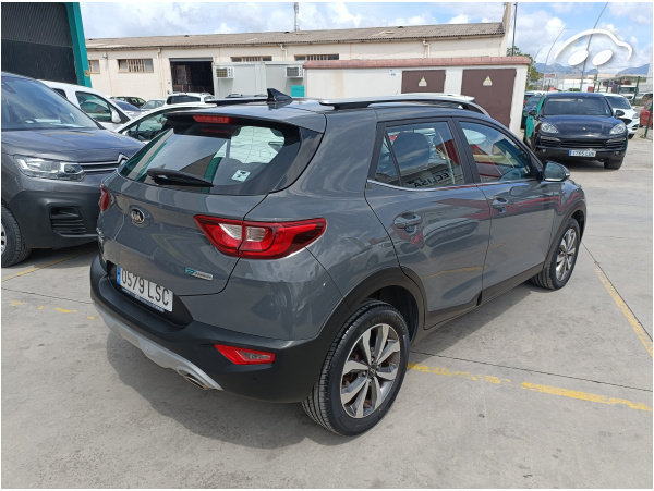 Kia Stonic 1.0  4