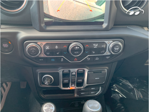 Jeep Wrangler Sahara 9