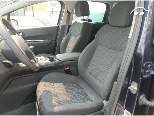 Peugeot 3008 Style 1.6 HDI 8