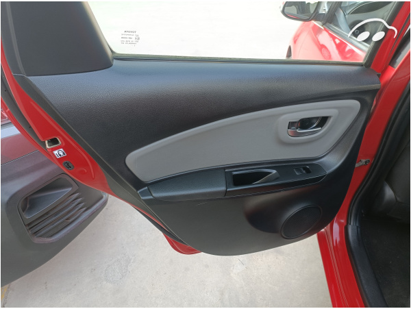 Toyota Yaris 1.0 11
