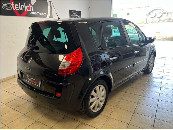 Renault Scénic 1.5 DCI 6