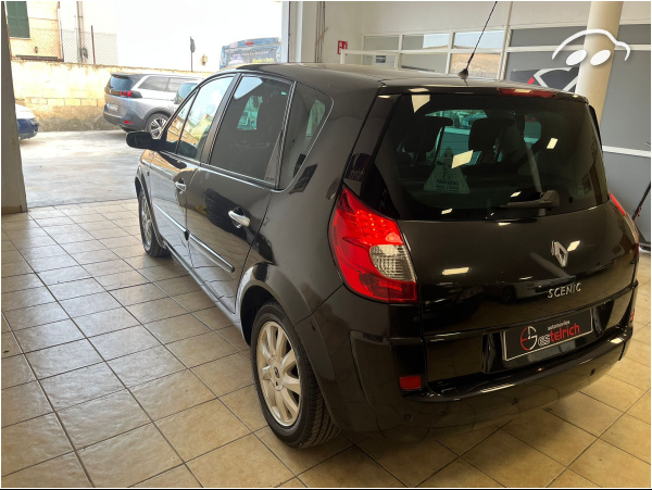Renault Scénic 1.5 DCI 4