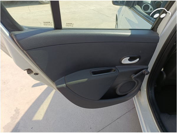Renault Clio Yahoo 1.2 11