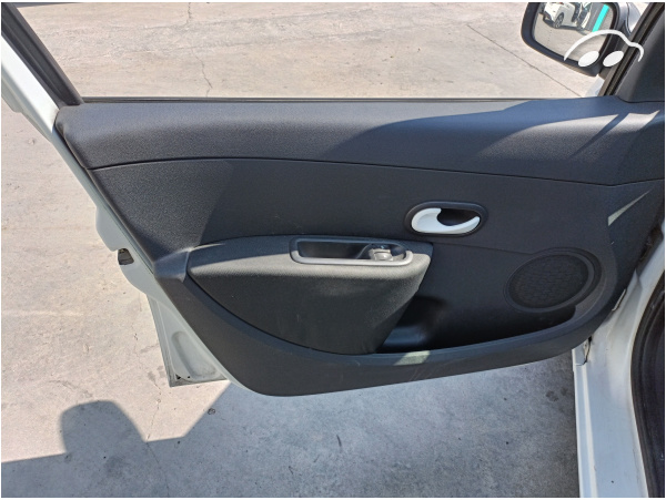 Renault Clio Yahoo 1.2 9