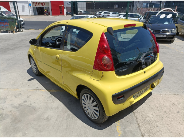 Peugeot 107 1.0 Urban 4