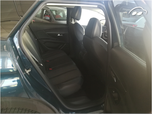 Peugeot 3008 SUV 1.5 6