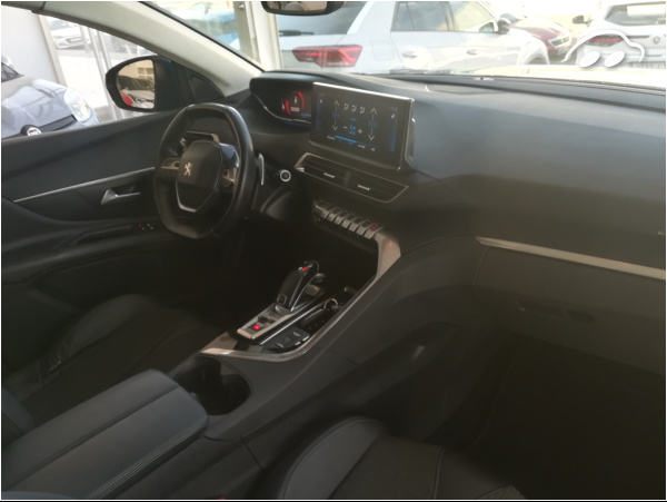 Peugeot 3008 SUV 1.5 7