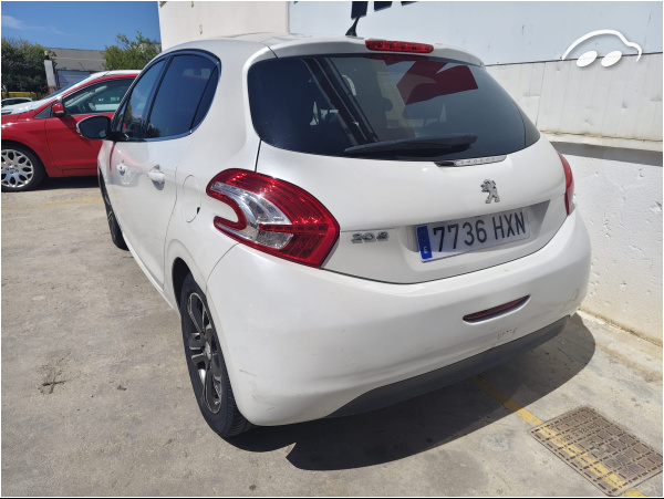 Peugeot 208 1.2 4