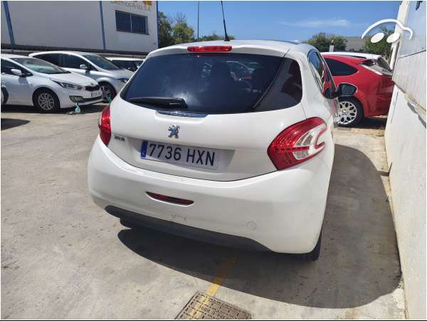 Peugeot 208 1.2 5