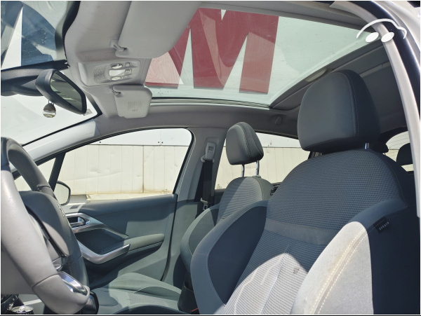 Peugeot 208 1.2 9