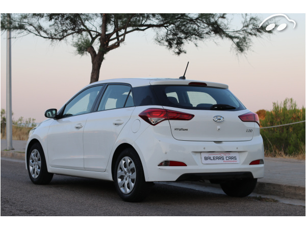 Hyundai i20 1.2 4 cilindros 9