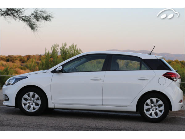 Hyundai i20 1.2 4 cilindros 10