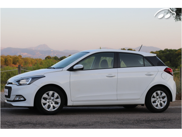 Hyundai i20 1.2 4 cilindros 11