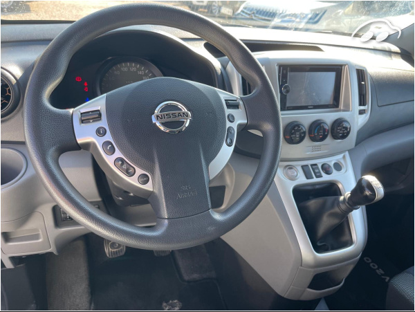Nissan 200 NV 6