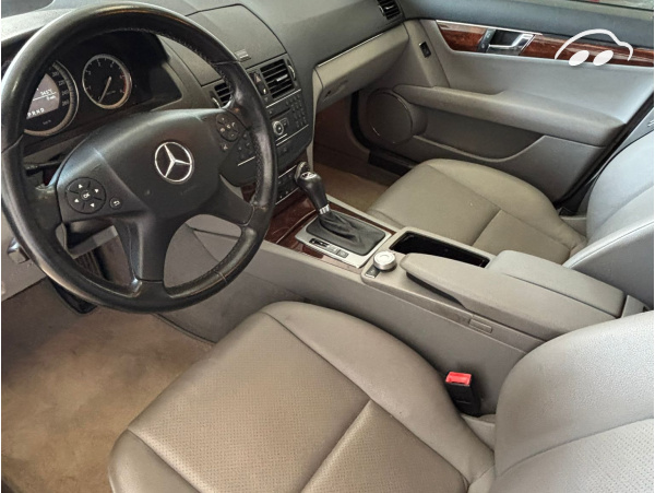 Mercedes-benz C 220  4