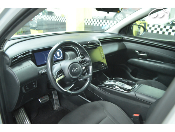 Hyundai Tucson 1.6 T-GDI HYBRID MAXX 6
