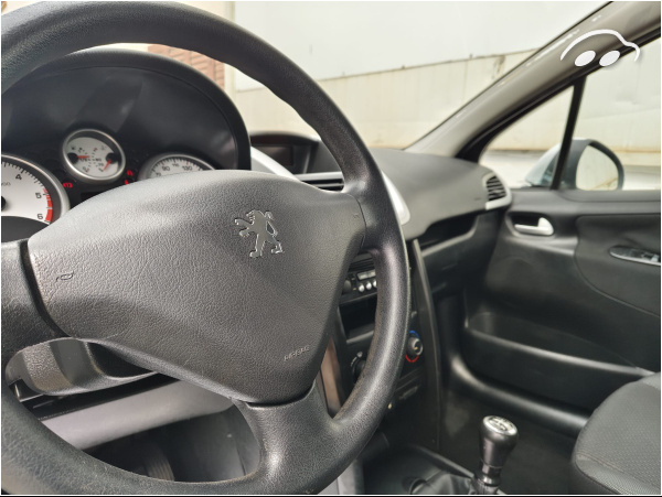 Peugeot 207 1.4 6