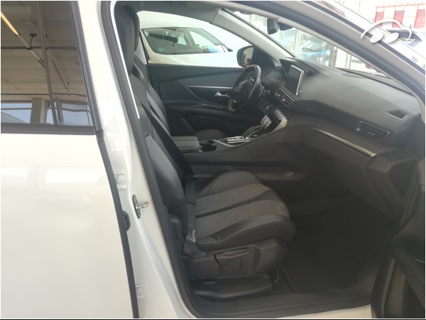 Peugeot 3008 1.5 4