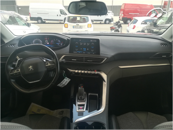 Peugeot 3008 1.5 7