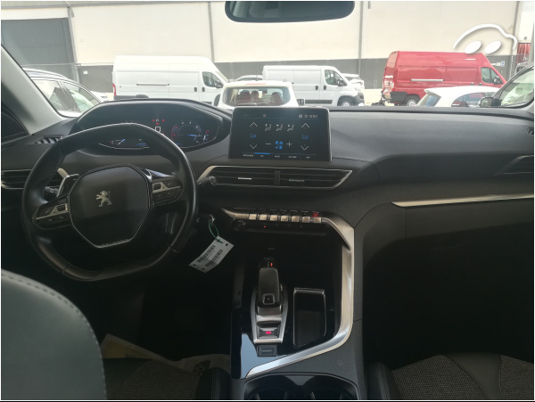 Peugeot 3008 1.5 6