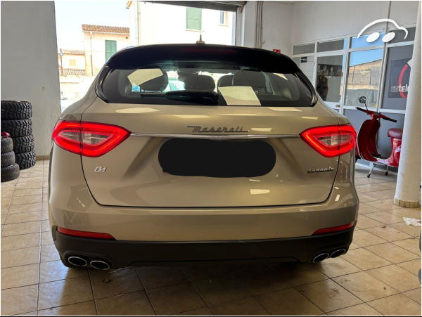Maserati Levante  3