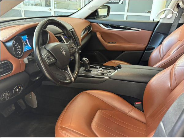 Maserati Levante  5