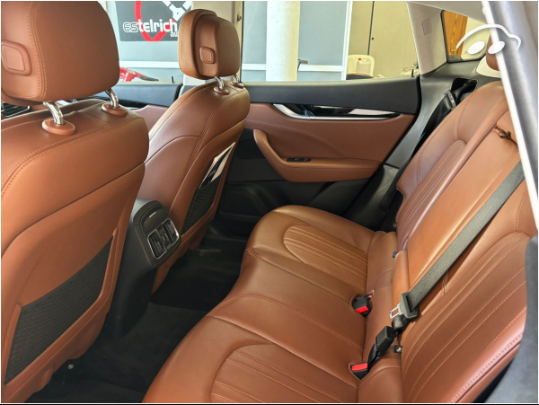 Maserati Levante  6