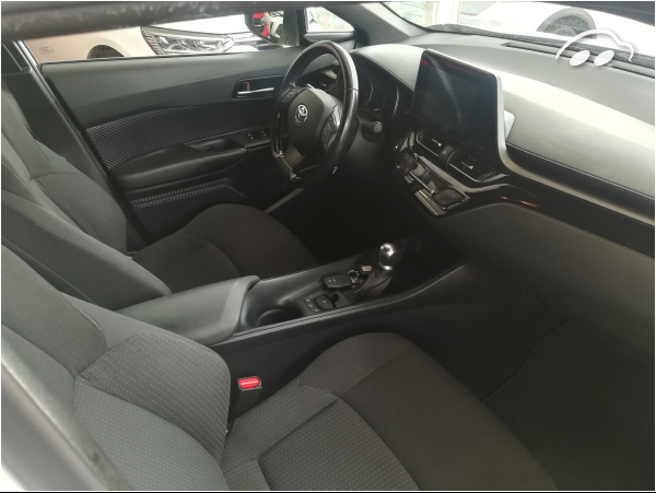 Toyota C-HR 1.8 6