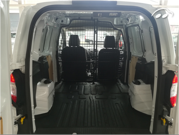 Ford Transit courier AMBIENTE 7