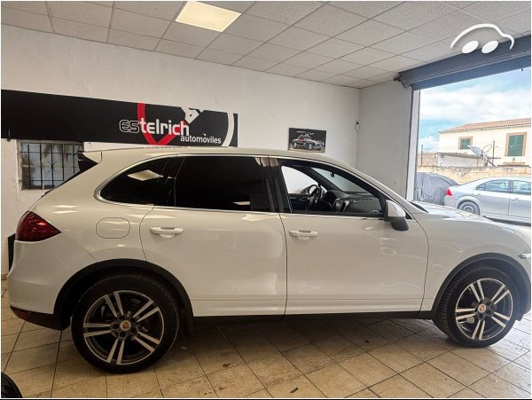 Porsche Cayenne  2