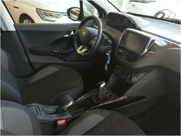 Peugeot 2008 1.5 5