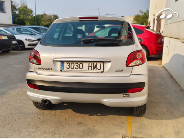 Peugeot 206 206 + 1.4 HDI  5