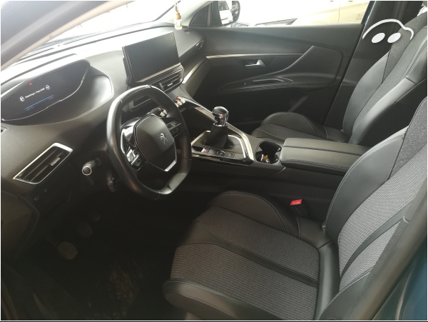 Peugeot 3008 SUV 1.5 8