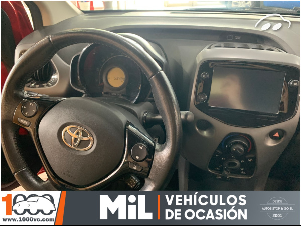 Toyota Aygo 1.0 72CV X-PLAY 8
