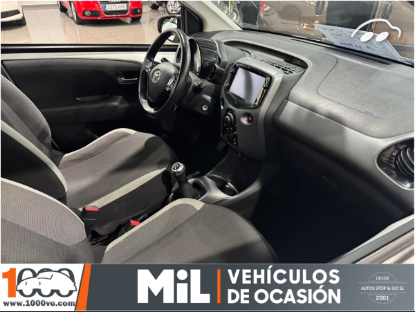 Toyota Aygo 1.0 72CV X-PLAY 1