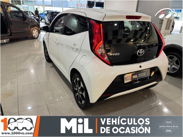 Toyota Aygo 1.0 72CV X-PLAY 4