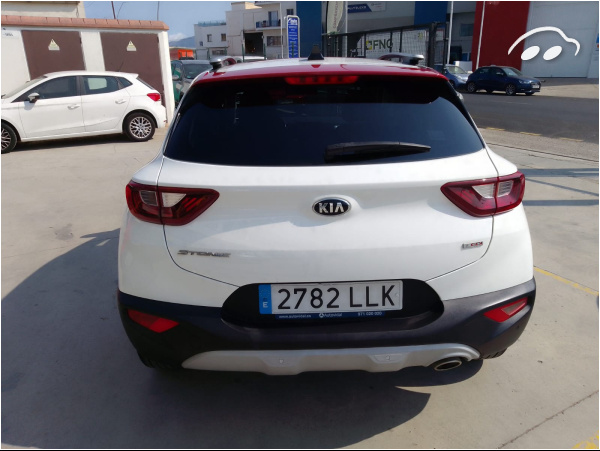 Kia Stonic 1.0 TGI Black Efition 5