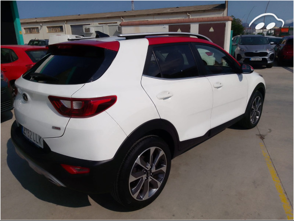 Kia Stonic 1.0 TGI Black Efition 6