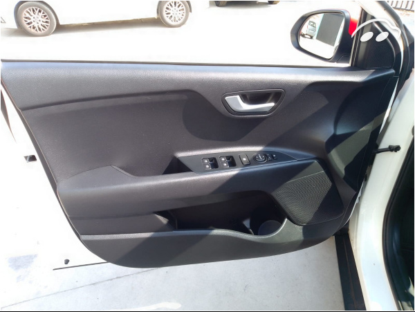 Kia Stonic 1.0 TGI Black Efition 9