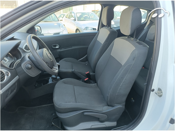 Renault Clio 1.2 16V 8