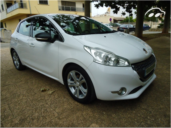 Peugeot 208 1.6 eHdi Allure 92 cv 1