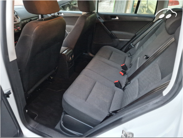 Volkswagen Tiguan  12