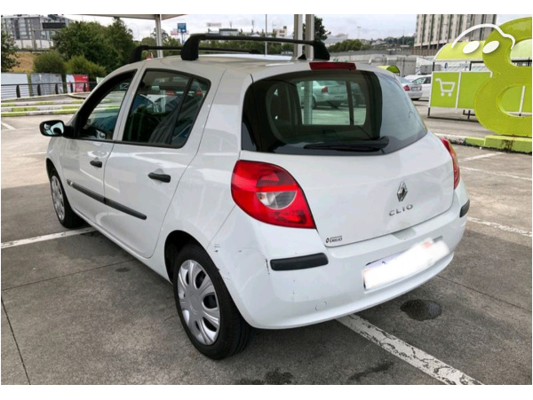 Renault Clio 1.2 Authentique 2