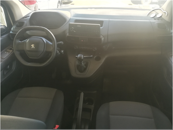 Peugeot Rifter 1.5 6